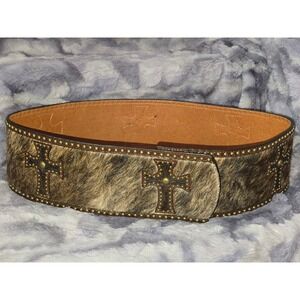 NWOT Western Cowhide Leather Belt with Cross accents highlighted by studs Size L